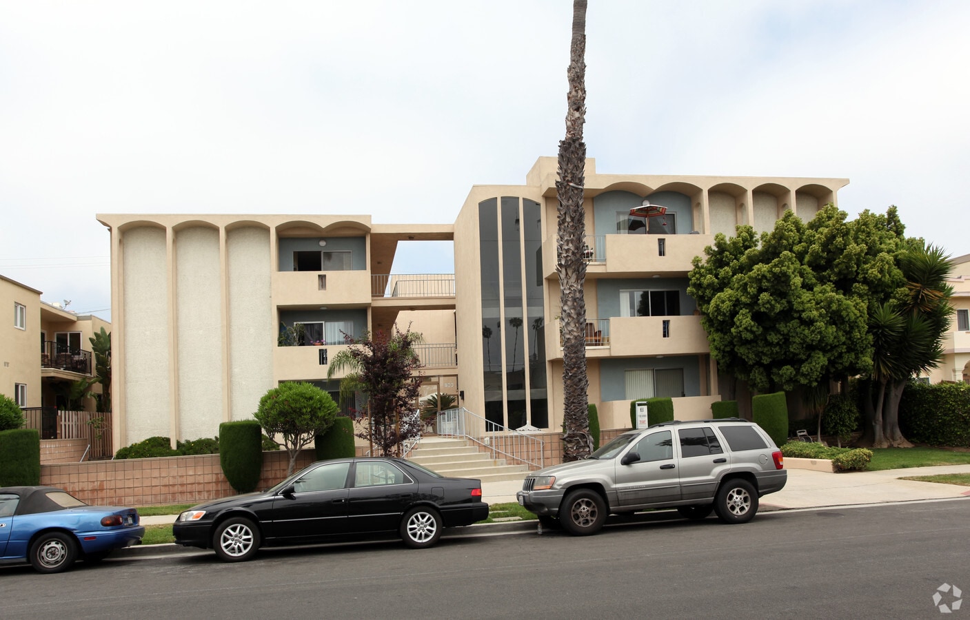 Primary Photo - 833 5th St Apartments
