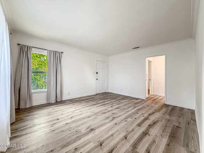 Photo - 5027 Cahuenga Blvd