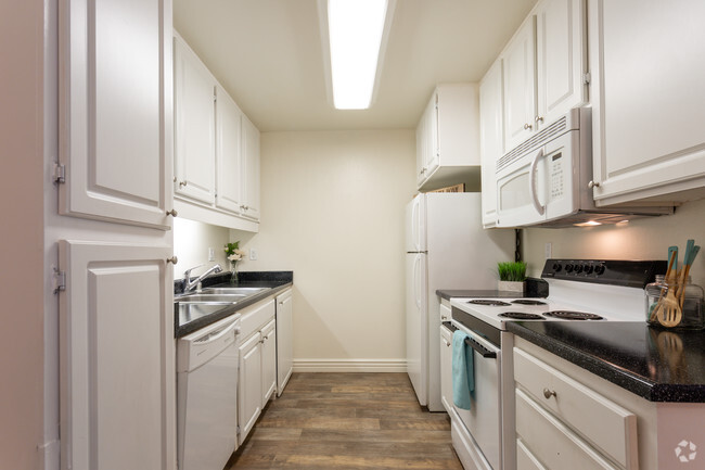 Elan Scripps Terrace - Elan Scripps Terrace Apartments