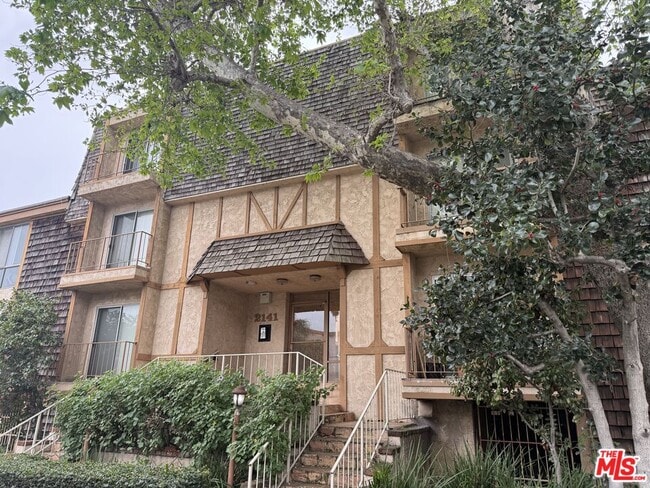 Building Photo - 2141 S Bentley Ave Unit 106