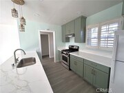 Photo - 522 W 4th St