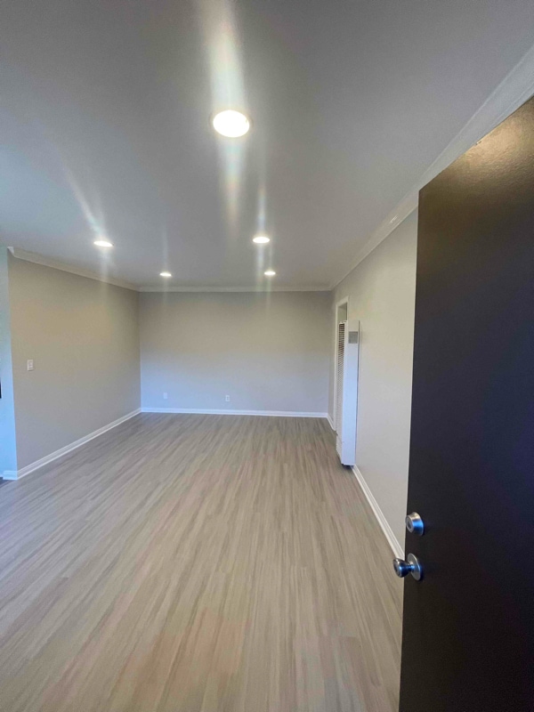 Building Photo - 5124 W El Segundo Blvd