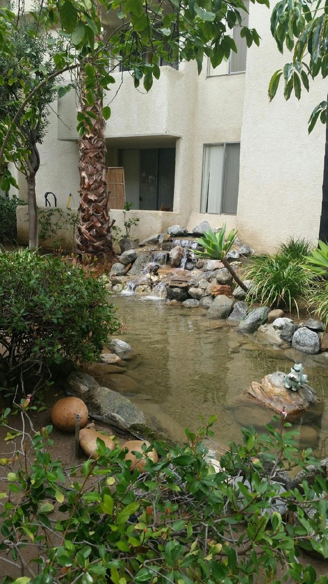 Photo - 5325 Newcastle Ave Condo Unit Faye