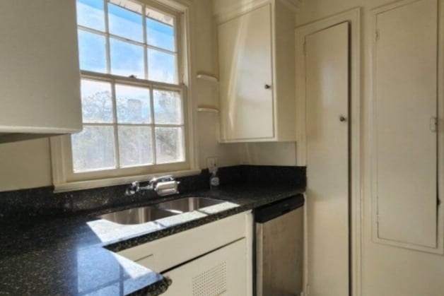 Photo - 10325-10327 /2 Ashton Ave