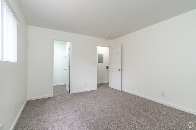 2BR, 1BA - 1000SF - Primary Bedroom - Riverglen Apartments