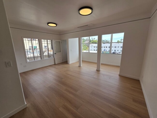 Building Photo - 1610 W Sunset Blvd Unit 1614 W Sunset Blvd #6