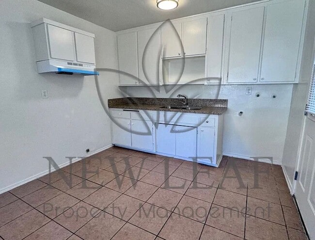 Photo - 10954 Pipeline Ave Unit B