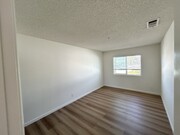 Photo - 915 Carob Way