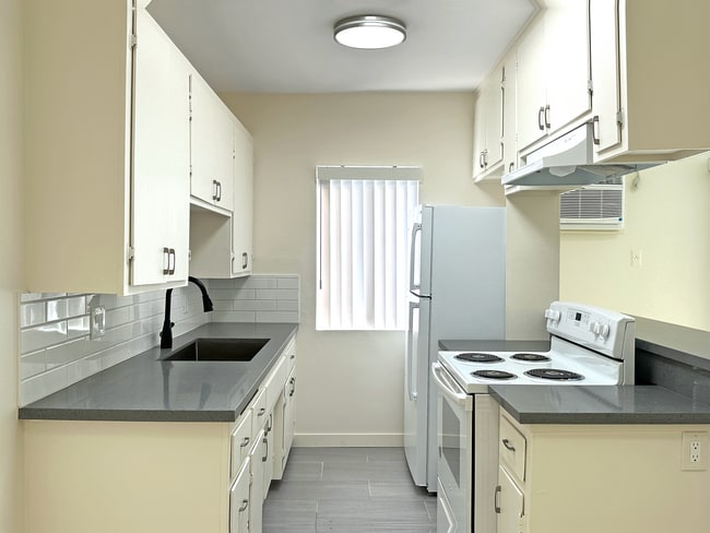 Photo - 2038 Holly Dr Unit 2