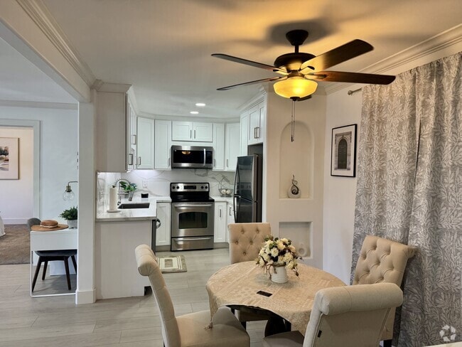 Building Photo - 5055 Collwood Blvd Rental