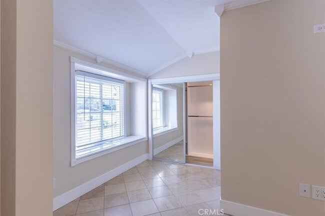 Photo - 15815 Silvergrove Dr