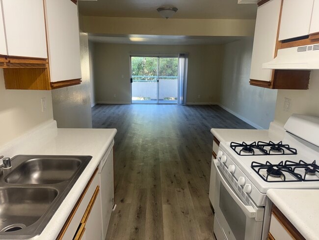 Photo - 14655 Sylvan Street