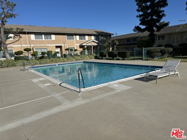 Building Photo - 3500 W Manchester Blvd Unit 305
