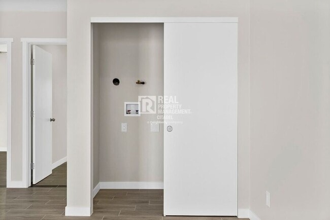 Photo - 940 E Anahurst Pl