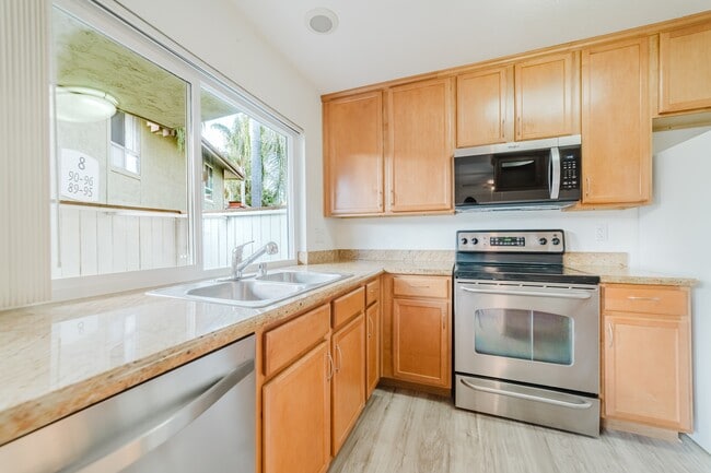 Photo - 615 Fredricks Ave