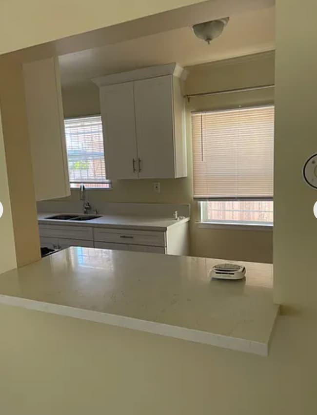 kitchen - 1914 Hauser Blvd Unit 1914