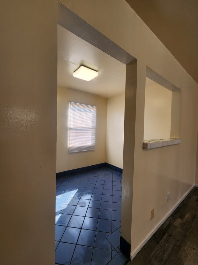 Photo - 1450 W 220th St