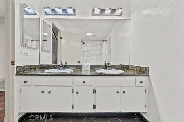 Photo - 9558 Swinton Ave