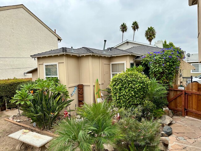 Building Photo - 4561-4565 Altadena Ave Unit 4563