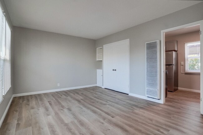 Photo - Upgraded Studio in Belmont Shore Available Now!! Unit 7