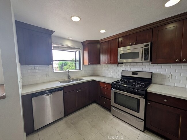 Building Photo - 1852 W 145th St