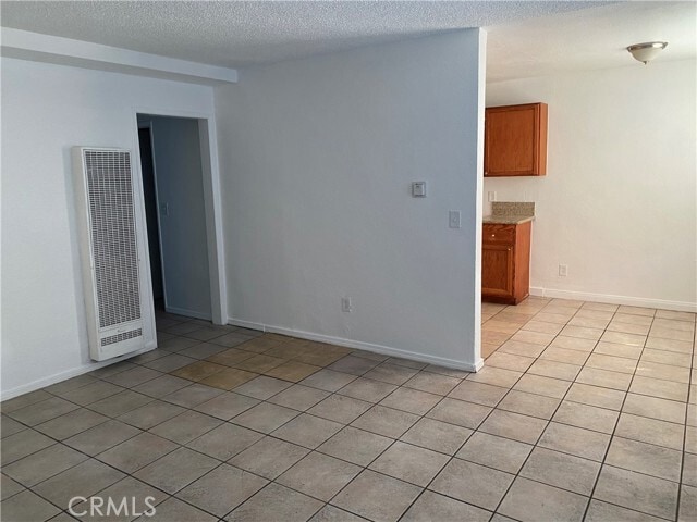 Building Photo - 170 E Olive St Unit 3