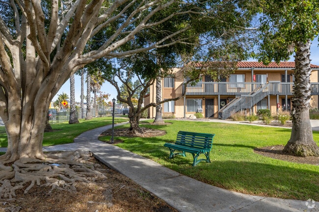 Building Photo - La Casa Balboa
