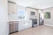 Photo - 2914 E 5th St Unit 2916