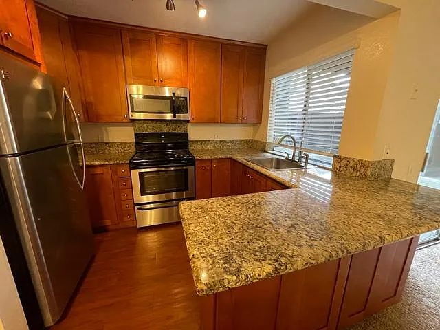 Photo - "Cozy 1-Bedroom Retreat in San Diego's Heart – 726 Sq Ft of Comfort!"