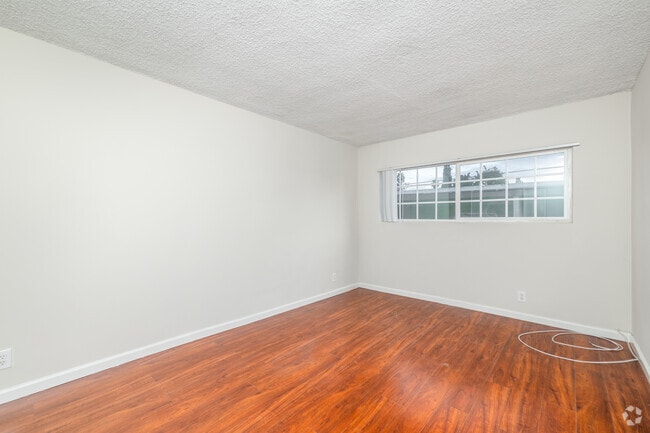 1BR, 1BA - 730SF - Bedroom - 19248 Bryant St