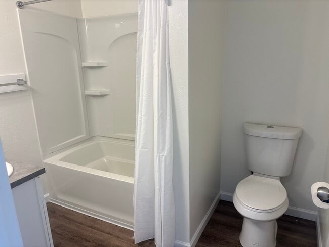 Photo - 235 W Kalmia St