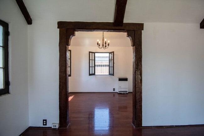 Photo - 2906 Griffith Park Blvd Unit 2912.5