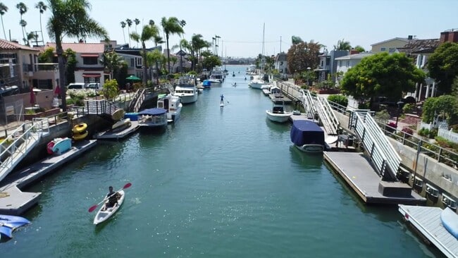 Building Photo - 5653 E 2nd St Unit Furnished