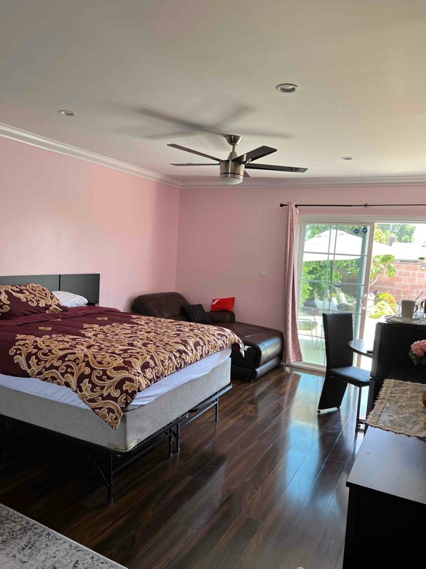 Photo - 16332 Nordhoff St