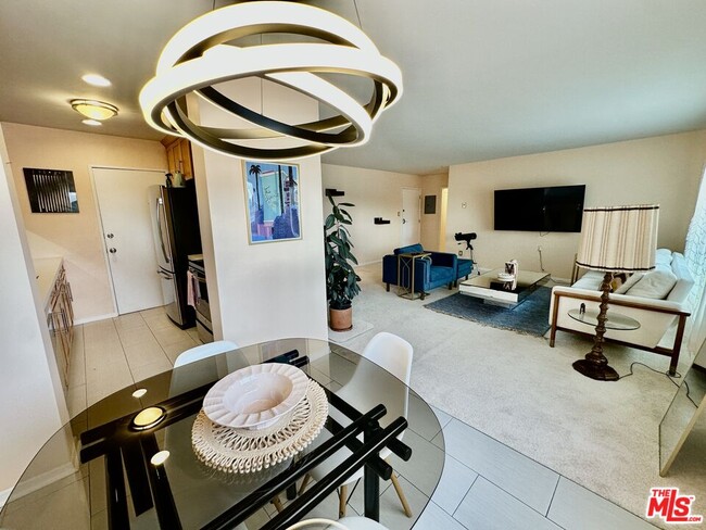 Photo - 960 Larrabee St Unit 222