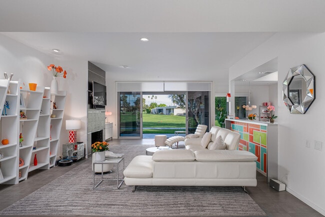 Photo - 120 Eastlake Dr