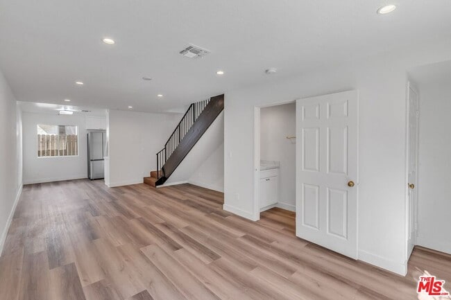 Photo - 6616 Sylmar Ave Unit 3