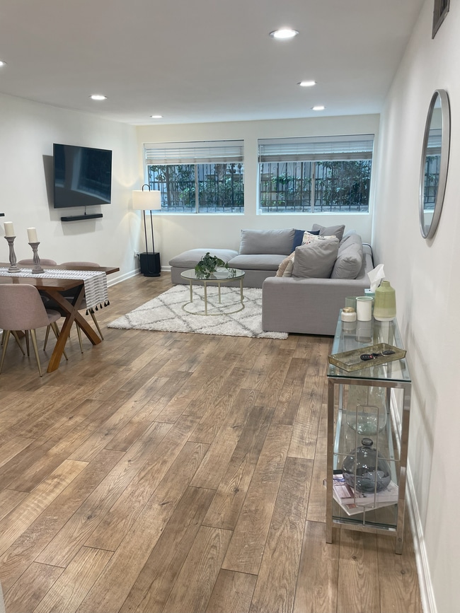 Photo - 532 N Rossmore Ave Condo Unit 103