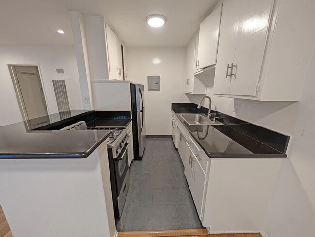 Photo - 1328 Gordon St Unit 2