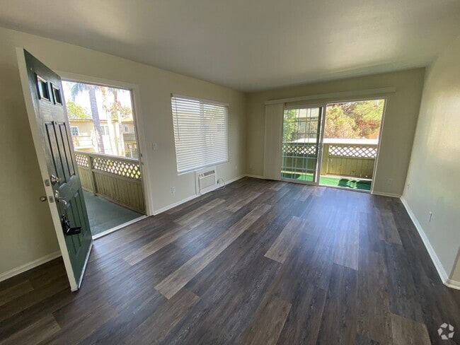 Building Photo - Clean-Remodeled 2 bed, 1-1/2 bath Gated Co... Unit 21 Rental