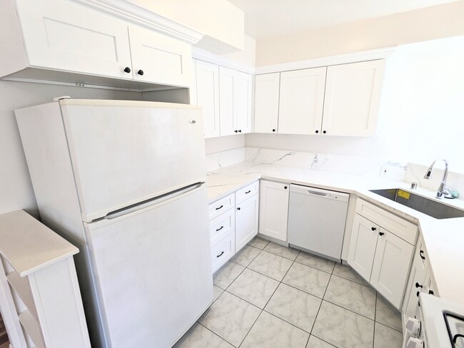 Photo - 1743 N Edgemont St Townhome