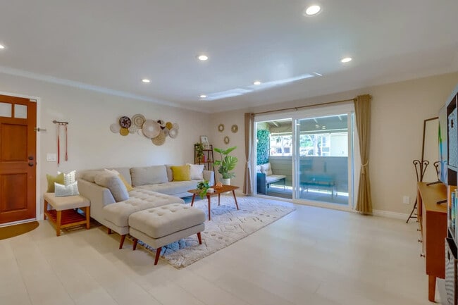 Building Photo - 524 Telegraph Canyon Rd Unit ID1464995P