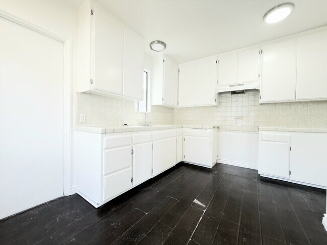 Photo - 4810 Cahuenga Blvd