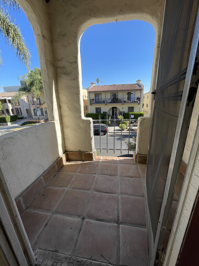 Photo - 417 N Gardner St Unit 419