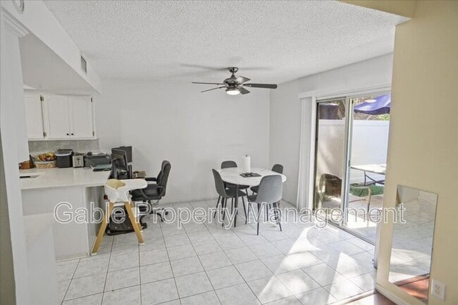 Photo - 25249 Ave Dorena