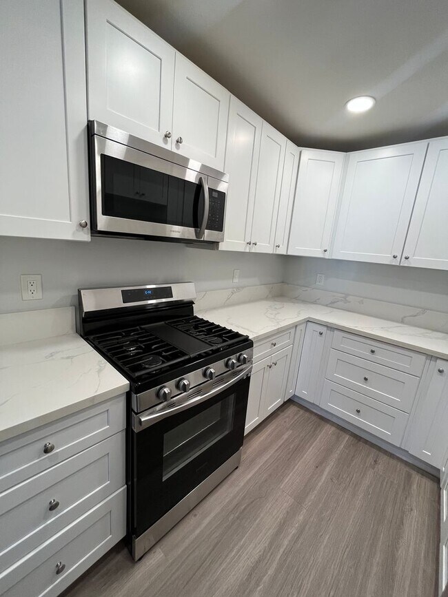 Photo - 333 Lansing Cir Unit 333-D