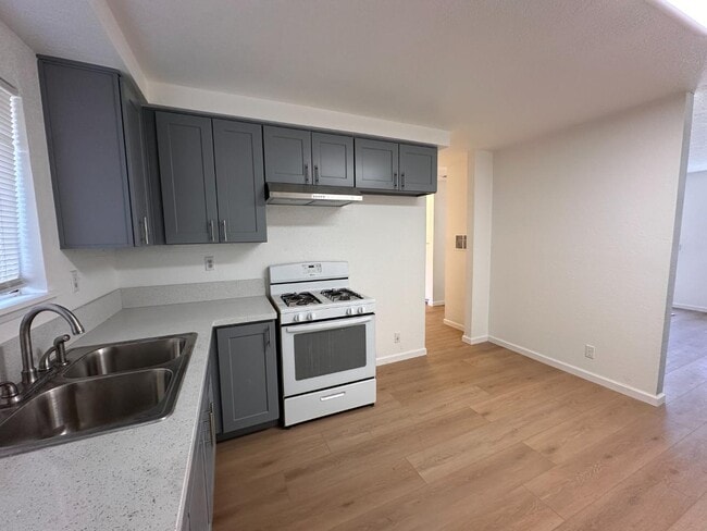 Photo - 16260 Orange St