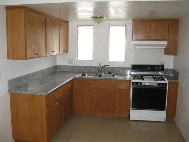 Building Photo - 151 S Idaho St