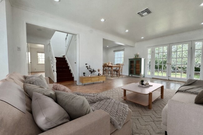 Building Photo - 4918 Haskell Ave