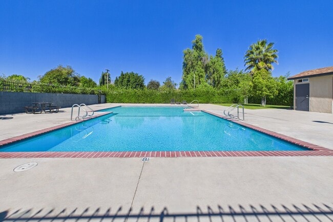 Photo - Roscoe Islander